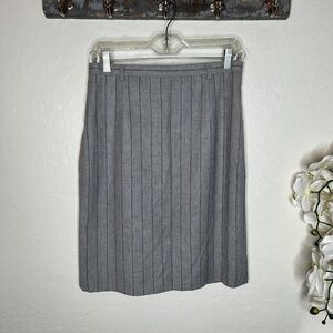 Mondi Womens Gray w/ Black Pinstripe Pencil Skirt Size 40